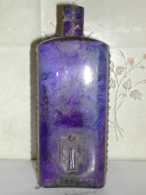 Rear of the same bottle